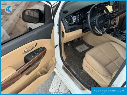 KIA CARNIVAL GASOLINE 9-SEATER HI-LIMOUSINE