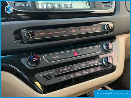KIA CARNIVAL GASOLINE 9-SEATER HI-LIMOUSINE