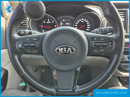 KIA CARNIVAL 9-SEATER PRESTIGE