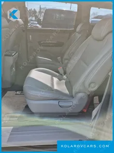 KIA CARNIVAL 9-SEATER PRESTIGE