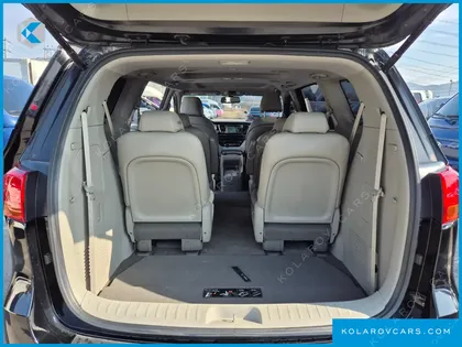 KIA CARNIVAL 9-SEATER PRESTIGE