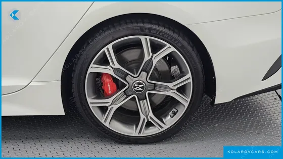 KIA STINGER 3.3 TURBO AWD