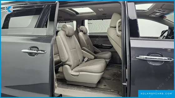 KIA CARNIVAL 9-SEATER NOBLESSE