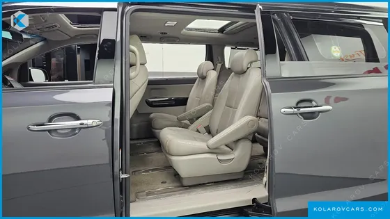 KIA CARNIVAL 9-SEATER NOBLESSE