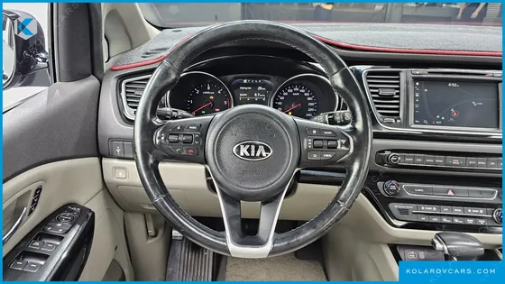 KIA CARNIVAL 9-SEATER NOBLESSE