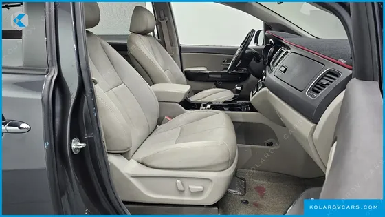 KIA CARNIVAL 9-SEATER NOBLESSE