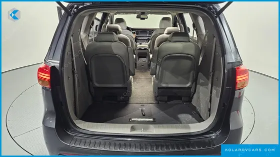 KIA CARNIVAL 9-SEATER NOBLESSE