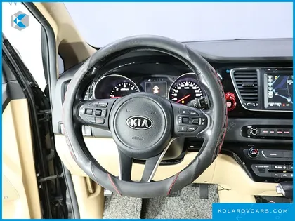 KIA CARNIVAL 9-SEATER HI-LIMOUSINE