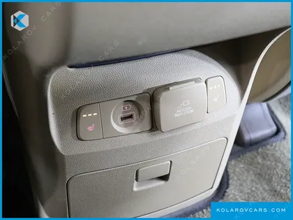 KIA CARNIVAL 9-SEATER HI-LIMOUSINE