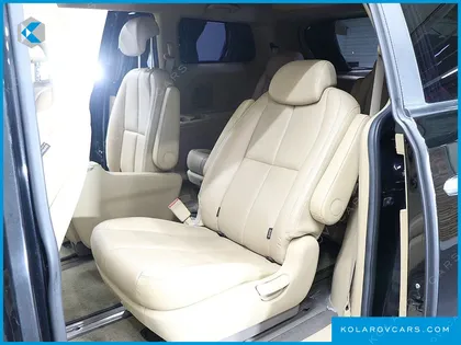 KIA CARNIVAL 9-SEATER HI-LIMOUSINE