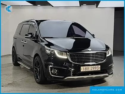 KIA CARNIVAL 9-SEATER NOBLESSE