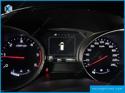KIA CARNIVAL 9-SEATER NOBLESSE
