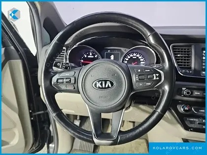 KIA CARNIVAL 9-SEATER NOBLESSE