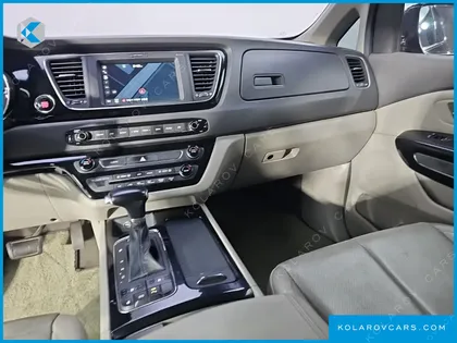 KIA CARNIVAL 9-SEATER NOBLESSE