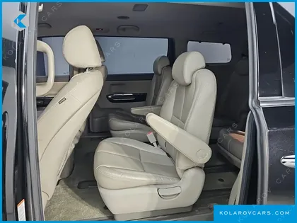 KIA CARNIVAL 9-SEATER NOBLESSE