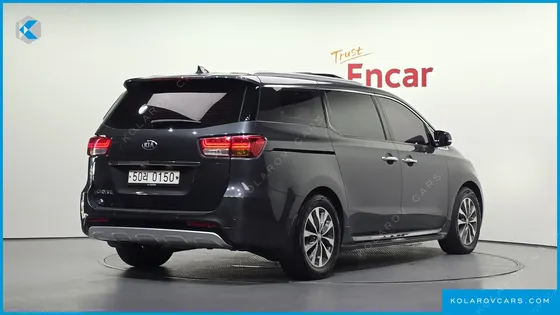 KIA CARNIVAL 9-SEATER LUXURY