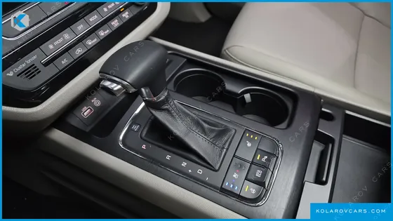 KIA CARNIVAL 9-SEATER LUXURY