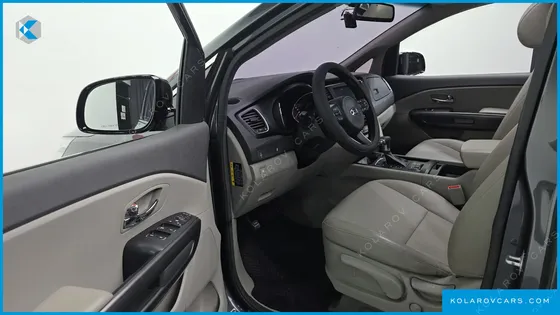 KIA CARNIVAL 9-SEATER LUXURY