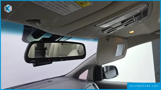 KIA CARNIVAL 9-SEATER LUXURY