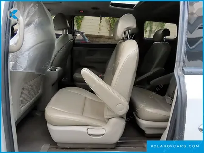 KIA CARNIVAL 9-SEATER LUXURY