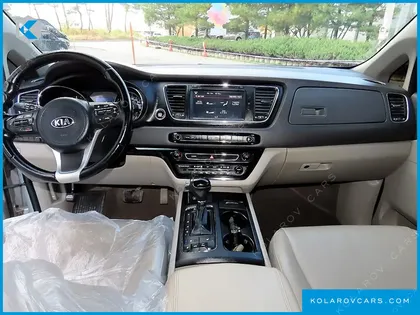 KIA CARNIVAL 9-SEATER LUXURY