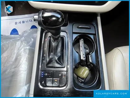 KIA CARNIVAL 9-SEATER LUXURY