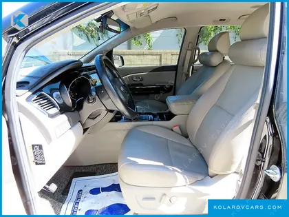 KIA CARNIVAL 9-SEATER PRESTIGE