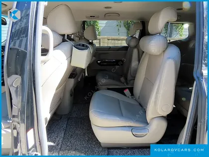 KIA CARNIVAL 9-SEATER PRESTIGE