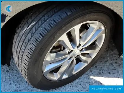 KIA CARNIVAL 9-SEATER PRESTIGE