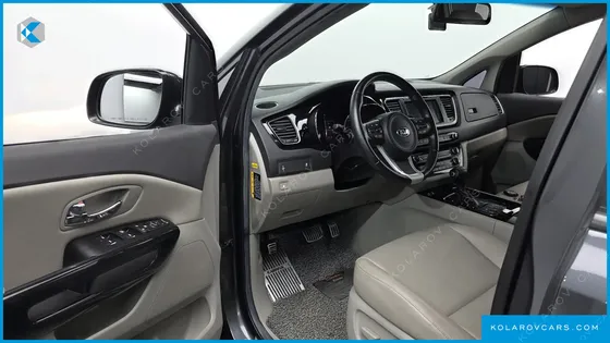 KIA CARNIVAL 9-SEATER PRESTIGE
