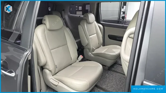 KIA CARNIVAL 9-SEATER PRESTIGE