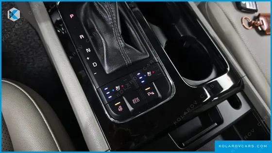 KIA CARNIVAL 9-SEATER PRESTIGE