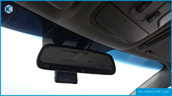 KIA CARNIVAL 9-SEATER PRESTIGE