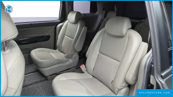 KIA CARNIVAL 9-SEATER PRESTIGE
