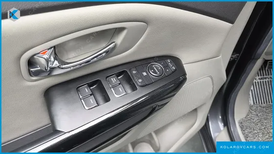 KIA CARNIVAL 9-SEATER PRESTIGE