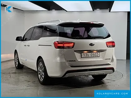 KIA CARNIVAL 7-SEATER LIMOUSINE
