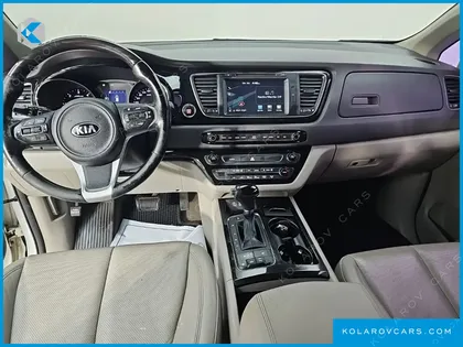 KIA CARNIVAL 7-SEATER LIMOUSINE