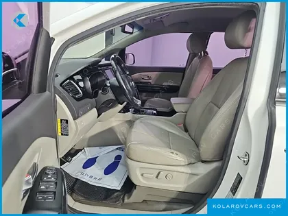 KIA CARNIVAL 7-SEATER LIMOUSINE
