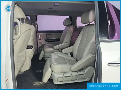 KIA CARNIVAL 7-SEATER LIMOUSINE