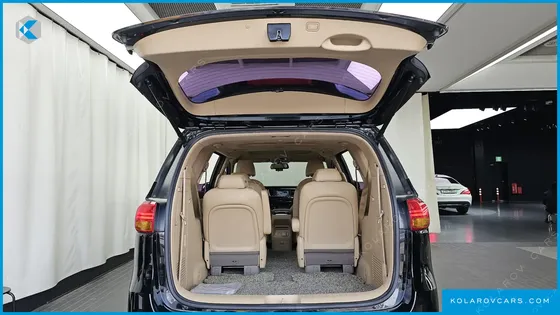KIA CARNIVAL 9-SEATER PRESTIGE