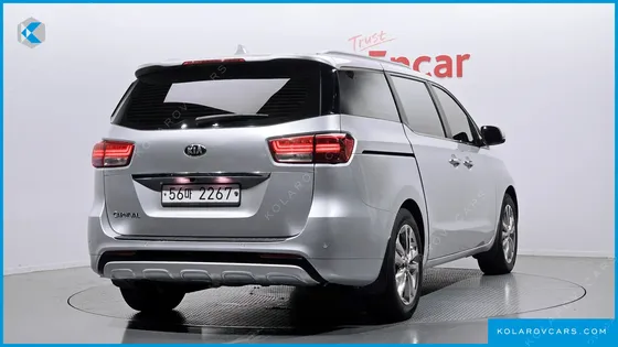 KIA CARNIVAL 9-SEATER PRESTIGE