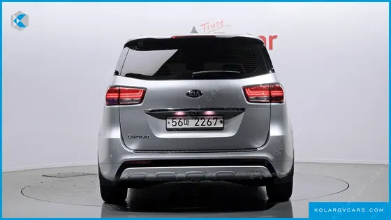 KIA CARNIVAL 9-SEATER PRESTIGE