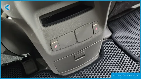 KIA CARNIVAL 9-SEATER PRESTIGE