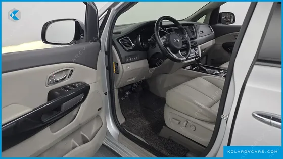 KIA CARNIVAL 9-SEATER NOBLESSE