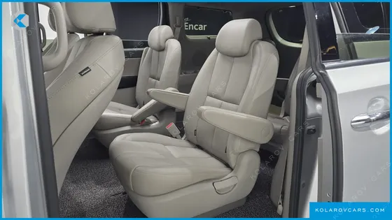 KIA CARNIVAL 9-SEATER NOBLESSE