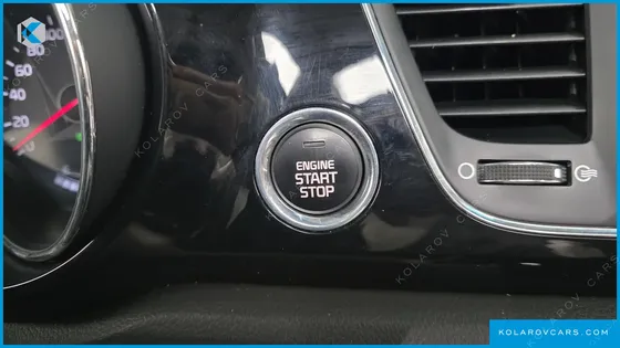 KIA CARNIVAL 9-SEATER NOBLESSE