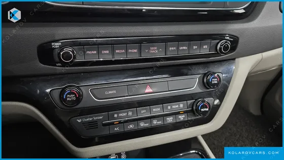 KIA CARNIVAL 9-SEATER NOBLESSE