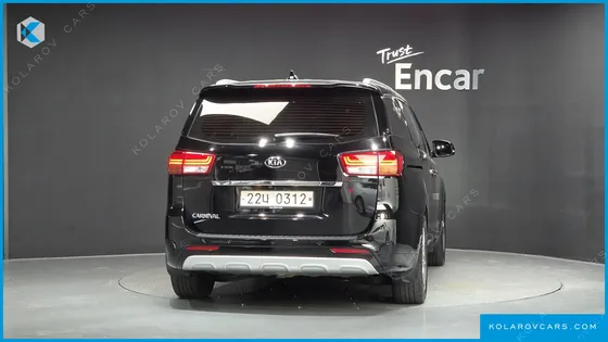 KIA CARNIVAL 9-SEATER NOBLESSE