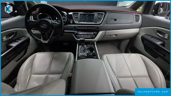 KIA CARNIVAL 9-SEATER NOBLESSE