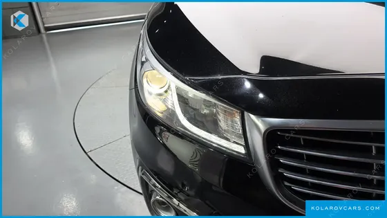 KIA CARNIVAL 9-SEATER NOBLESSE